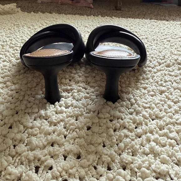 🖤 Abercrombie & Fitch Puffy Twist Heels 🖤 - Picture 6 of 7